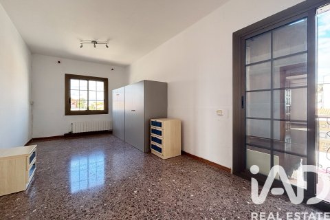 Сasa de 7 dormitorios en venta en Roda de Berà, Tarragona, Cataluña, Spain № 4631 - foto 19