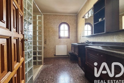 Сasa de 7 dormitorios en venta en Roda de Berà, Tarragona, Cataluña, Spain № 4631 - foto 21