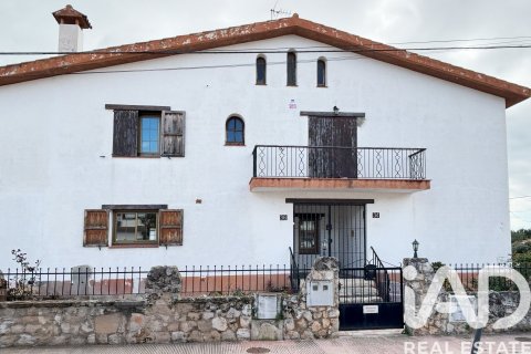 Сasa de 7 dormitorios en venta en Roda de Berà, Tarragona, Cataluña, Spain № 4631